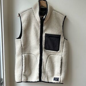 Abercrombie & Fitch Sherpa Vest